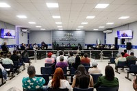 Parlamentares debatem transporte público e projeto de lei sobre venda de plantões