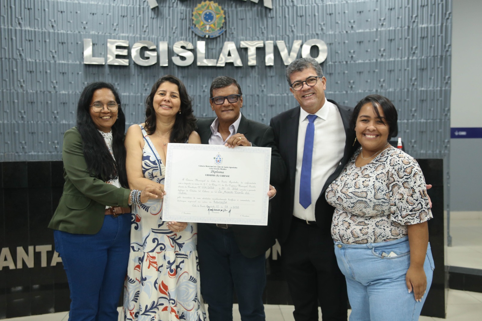 Professor Marcos Vicente recebe o título de cidadão cabense