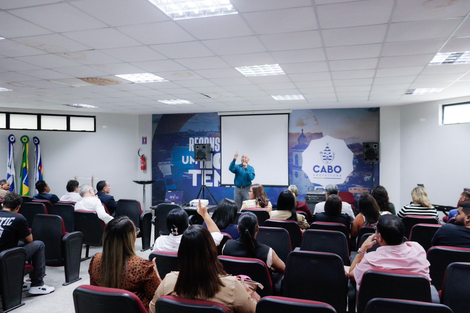 Legislativo Cabense prestigia culto em homenagem aos Servidores Públicos