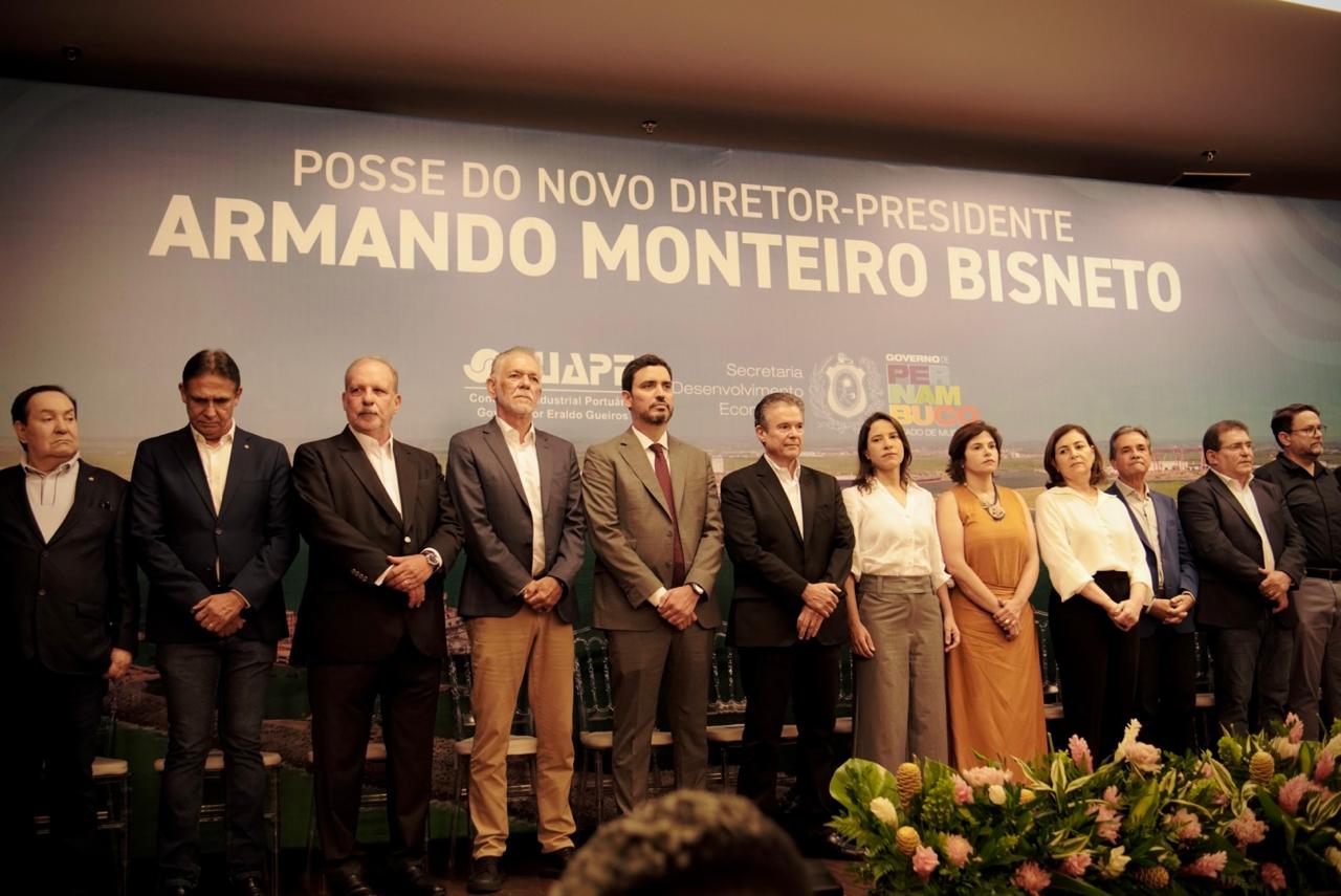 Presidente da Câmara prestigia posse do novo diretor presidente do Porto de Suape 